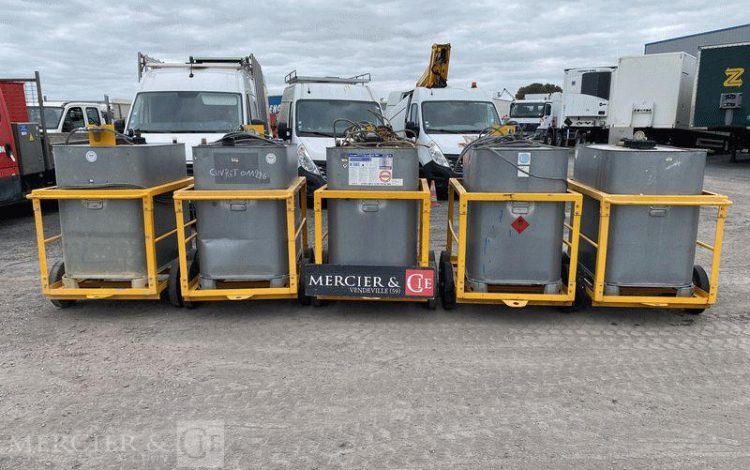 SCHUTZ LOT DE 5 CUVES A FIOUL 700 LITRES PALETTISABLE SUR CHARIOT ROULANT BLANC CUV011345