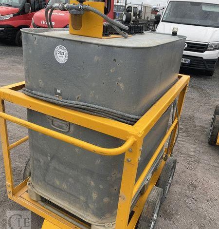 SCHUTZ LOT DE 5 CUVES A FIOUL 700 LITRES PALETTISABLE SUR CHARIOT ROULANT BLANC CUV011345