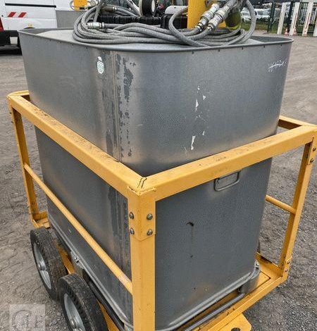 SCHUTZ LOT DE 5 CUVES A FIOUL 700 LITRES PALETTISABLE SUR CHARIOT ROULANT BLANC CUV011345