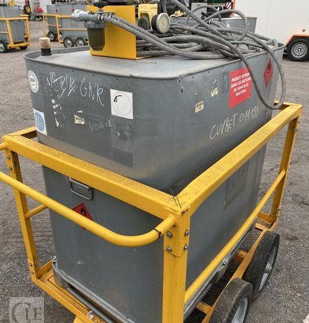 SCHUTZ LOT DE 5 CUVES A FIOUL 700 LITRES PALETTISABLE SUR CHARIOT ROULANT BLANC CUV011345