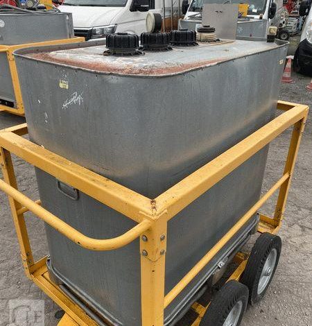 SCHUTZ LOT DE 5 CUVES A FIOUL 700 LITRES PALETTISABLE SUR CHARIOT ROULANT BLANC CUV011345
