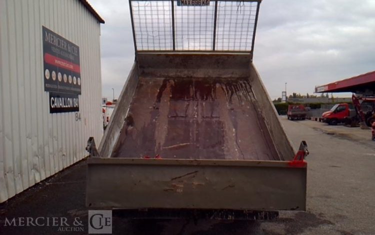 IVECO 35C13 BENNE SIMPLE CABINE COFFRE ROUGE CW-125-WS