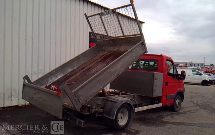 IVECO 35C13 BENNE SIMPLE CABINE COFFRE ROUGE CW-125-WS