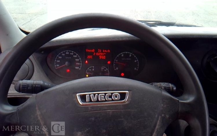 IVECO 35C13 BENNE SIMPLE CABINE COFFRE ROUGE CW-125-WS