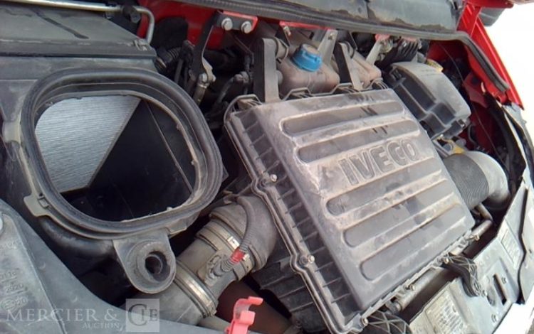 IVECO 35C13 BENNE SIMPLE CABINE COFFRE ROUGE CW-125-WS