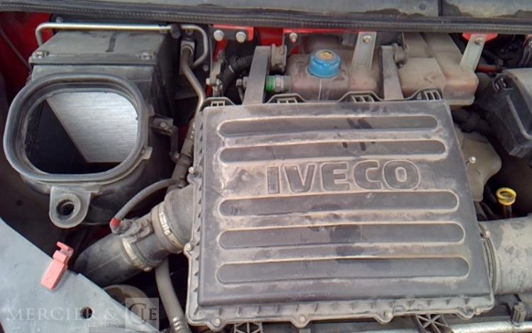 IVECO 35C13 BENNE SIMPLE CABINE COFFRE ROUGE CW-125-WS