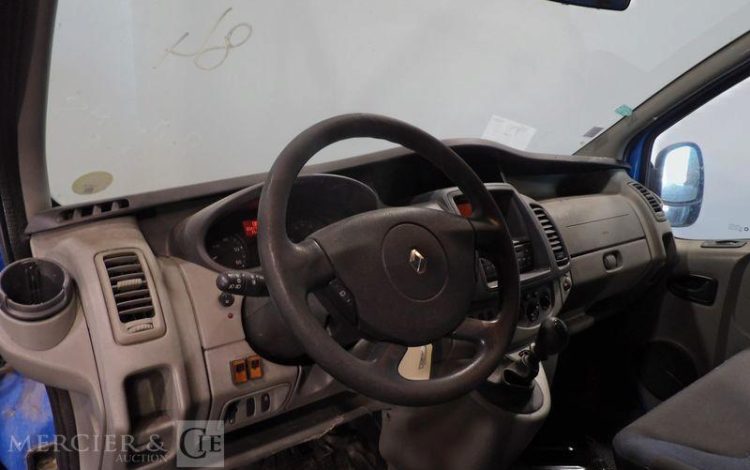 RENAULT TRAFIC II DCI  CX-240-SM