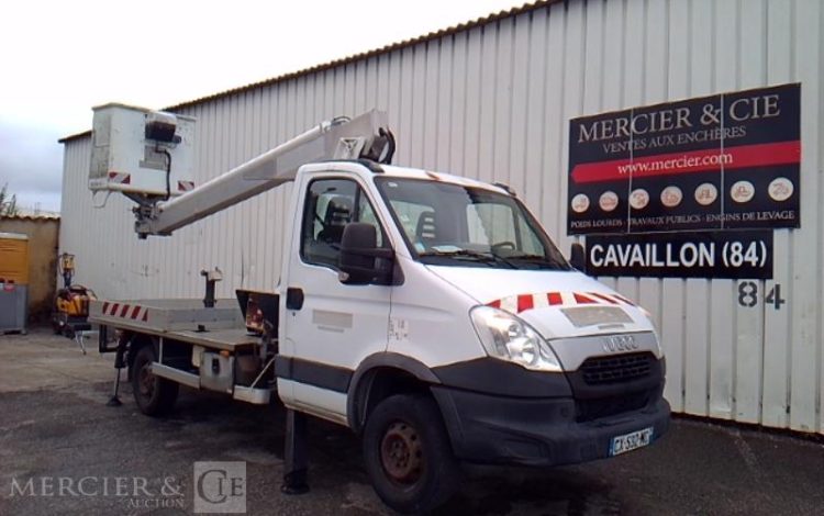 IVECO 35S11 NACELLE SUR VL 160 ALU/DS – 16M – 5590H – BLANC CX-532-MC