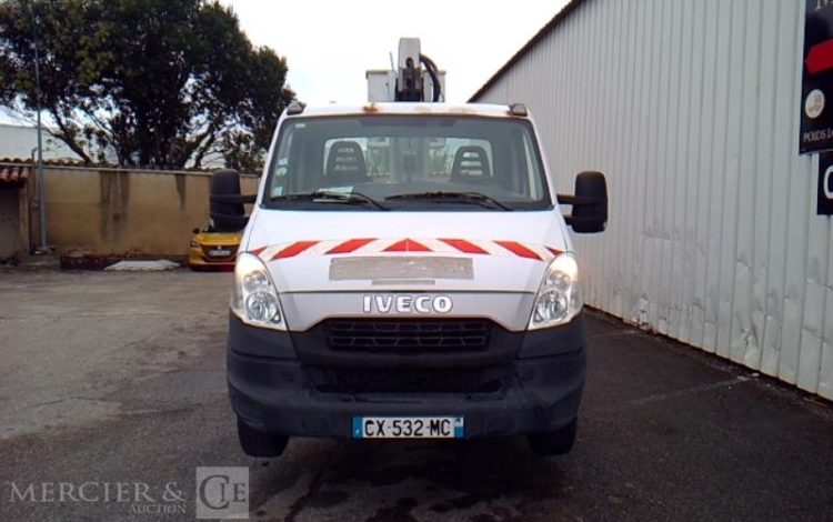 IVECO 35S11 NACELLE SUR VL 160 ALU/DS – 16M – 5590H – BLANC CX-532-MC