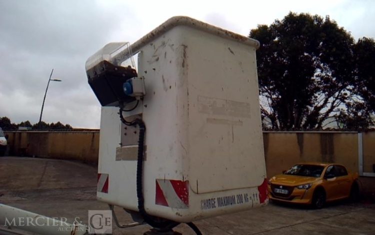 IVECO 35S11 NACELLE SUR VL 160 ALU/DS – 16M – 5590H – BLANC CX-532-MC