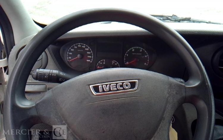 IVECO 35S11 NACELLE SUR VL 160 ALU/DS – 16M – 5590H – BLANC CX-532-MC