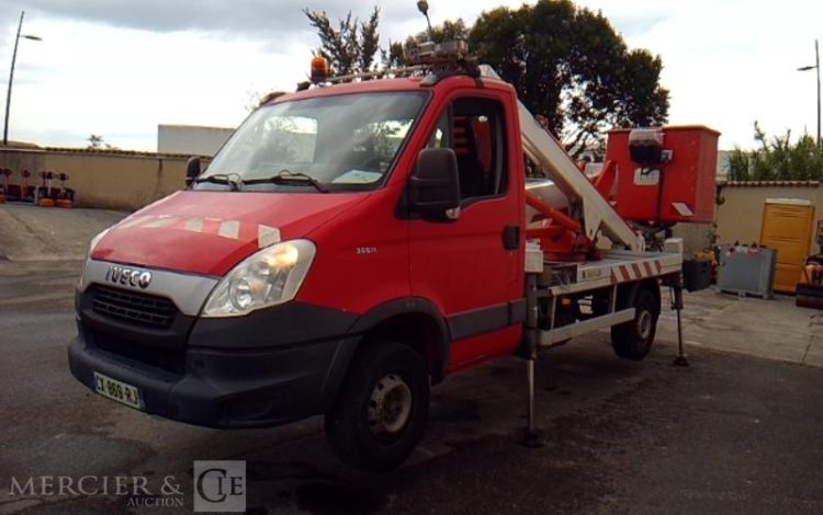 MULTITEL 35S11 NACELLE SUR VL MX170 – 17M – 5587H – ROUGE CX-869-RJ