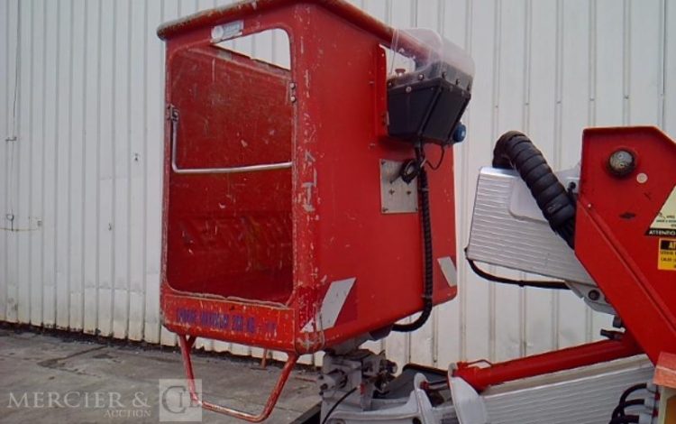 MULTITEL 35S11 NACELLE SUR VL MX170 – 17M – 5587H – ROUGE CX-869-RJ