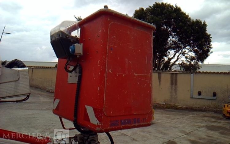 MULTITEL 35S11 NACELLE SUR VL MX170 – 17M – 5587H – ROUGE CX-869-RJ