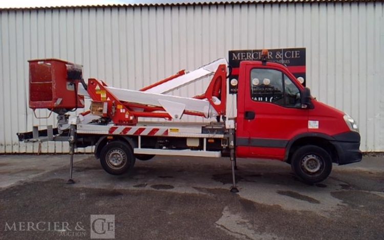 MULTITEL 35S11 NACELLE SUR VL MX170 – 17M – 5587H – ROUGE CX-869-RJ