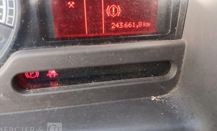 RENAULT 180DXI FRIGO/HAYON – EN DESIGNATION(93)  CZ-980-PH