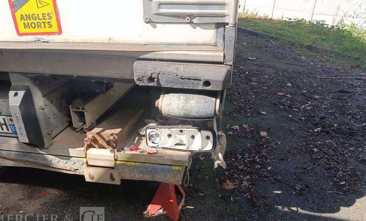RENAULT 180DXI FRIGO/HAYON – EN DESIGNATION(93)  CZ-980-PH