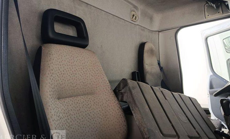 RENAULT 180DXI FRIGO/HAYON – EN DESIGNATION(93)  CZ-980-PH