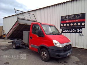 IVECO 35C13 BENNE SIMPLE CABINE COFFRE ROUGE DH-396-JM