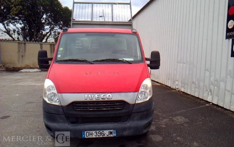 IVECO 35C13 BENNE SIMPLE CABINE COFFRE ROUGE DH-396-JM