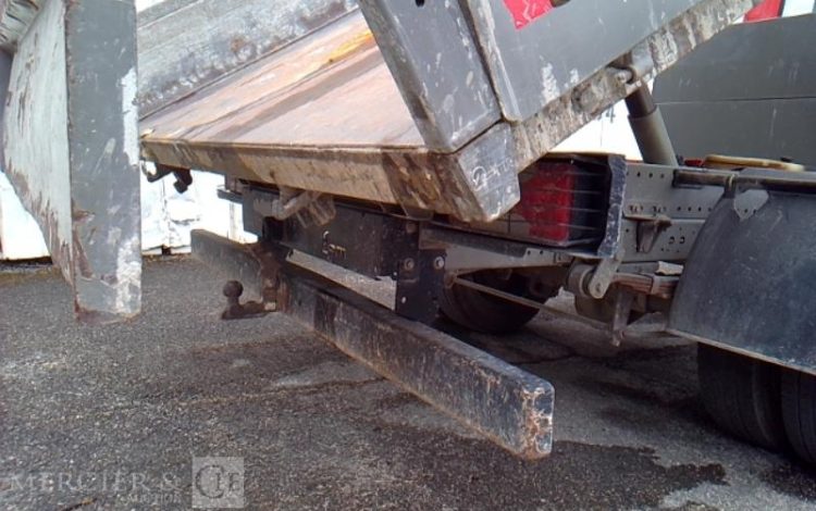 IVECO 35C13 BENNE SIMPLE CABINE COFFRE ROUGE DH-396-JM