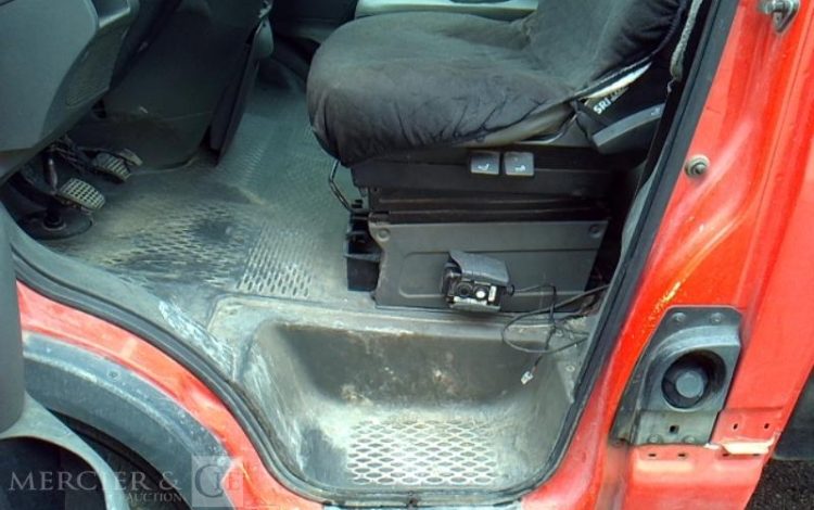IVECO 35C13 BENNE SIMPLE CABINE COFFRE ROUGE DH-396-JM