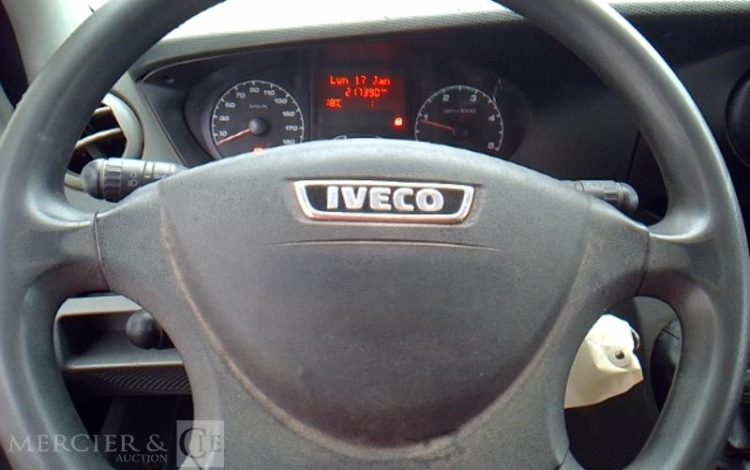 IVECO 35C13 BENNE SIMPLE CABINE COFFRE ROUGE DH-396-JM