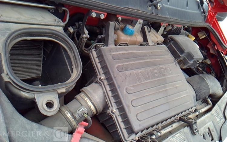 IVECO 35C13 BENNE SIMPLE CABINE COFFRE ROUGE DH-396-JM