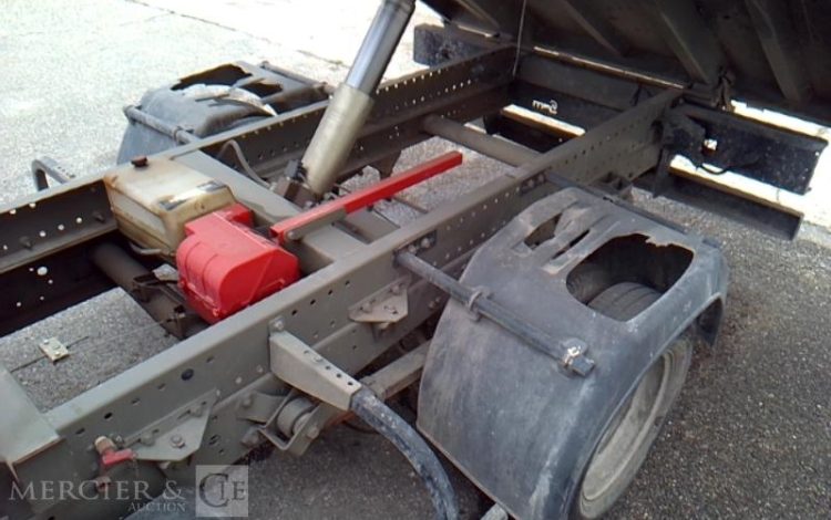 IVECO 35C13 BENNE SIMPLE CABINE COFFRE ROUGE DH-396-JM