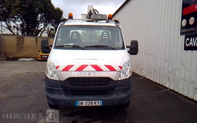 IVECO 35S11 NACELLE SUR VL 160 ALU/DS – 16M – 2934H – BLANC DK-228-KY