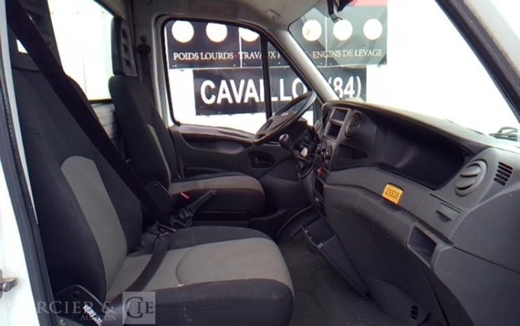 IVECO 35S11 NACELLE SUR VL 160 ALU/DS – 16M – 2934H – BLANC DK-228-KY