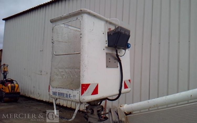 IVECO 35S11 NACELLE SUR VL 160 ALU/DS – 16M – 2934H – BLANC DK-228-KY