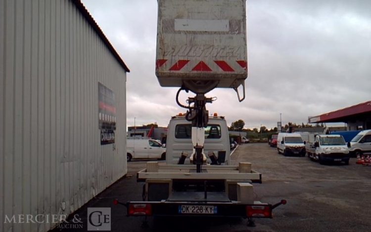 IVECO 35S11 NACELLE SUR VL 160 ALU/DS – 16M – 2934H – BLANC DK-228-KY