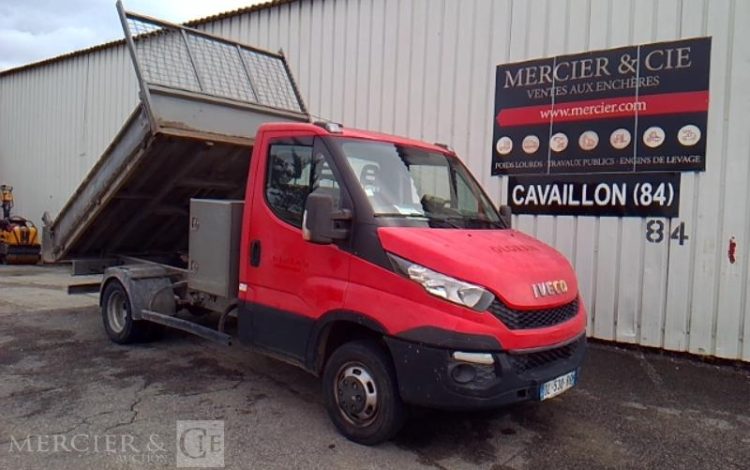 IVECO 35-130 BENNE SIMPLE CABINE COFFRE ROUGE DL-530-RG