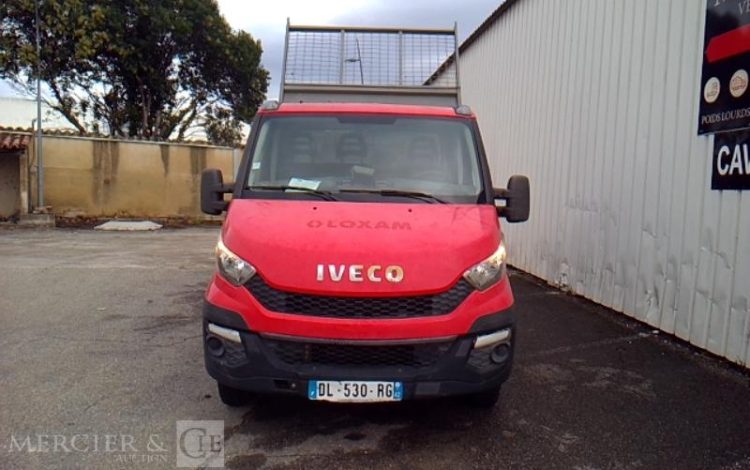 IVECO 35-130 BENNE SIMPLE CABINE COFFRE ROUGE DL-530-RG