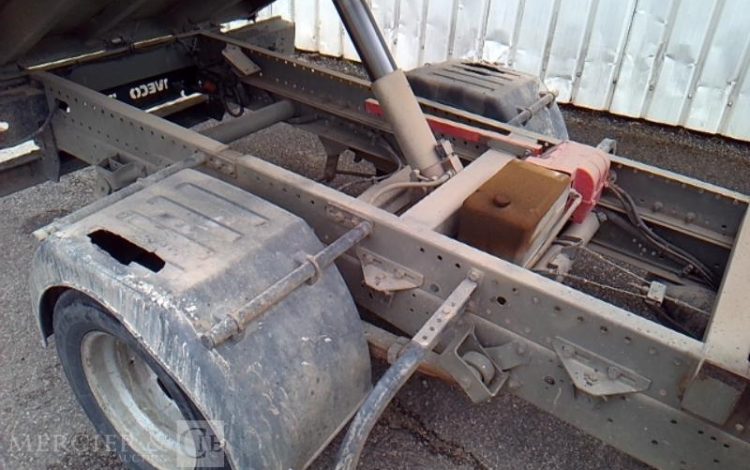 IVECO 35-130 BENNE SIMPLE CABINE COFFRE ROUGE DL-530-RG