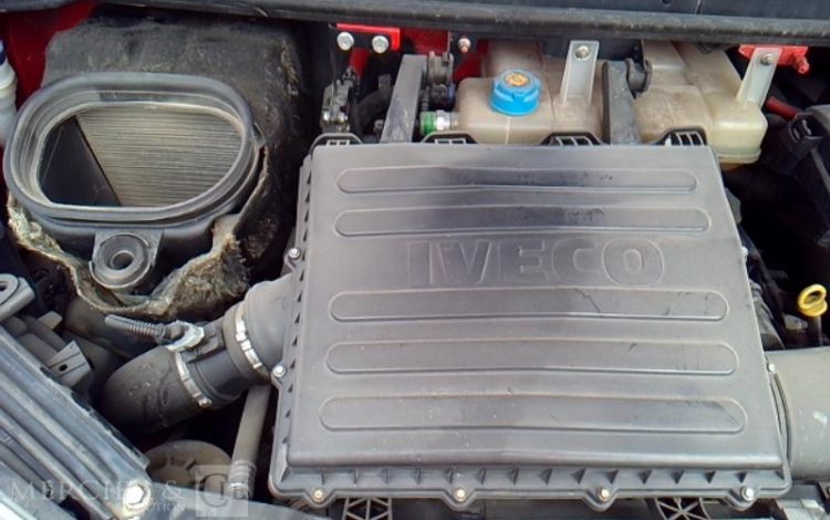 IVECO 35-130 BENNE SIMPLE CABINE COFFRE ROUGE DL-530-RG