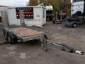 HUBIERE REMORQUE PORTE ENGIN 2 ESSIEUX – PTAC : 3,5 TONNES – ANNEE 2015 BLANC DR-403-RA