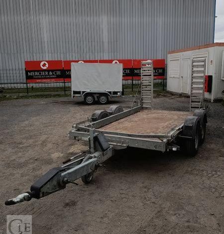 HUBIERE REMORQUE PORTE ENGIN 2 ESSIEUX – PTAC : 3,5 TONNES – ANNEE 2015 BLANC DR-403-RA