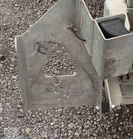 HUBIERE REMORQUE PORTE ENGIN 2 ESSIEUX – PTAC : 3,5 TONNES – ANNEE 2015 BLANC DR-403-RA