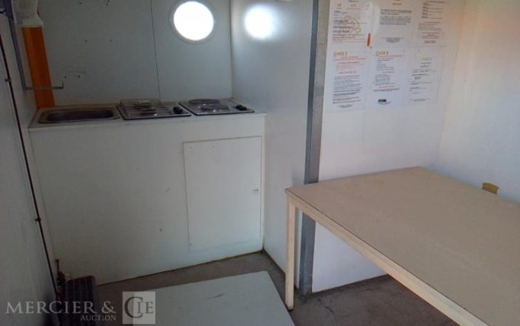 CNSE ABRI DE CHANTIER 9M2 ISOLE + WC  DY-943-DS