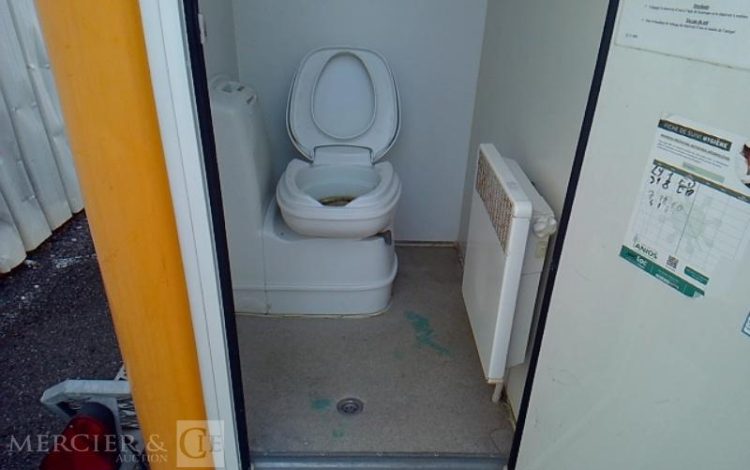CNSE ABRI DE CHANTIER 9M2 ISOLE + WC  DY-943-DS