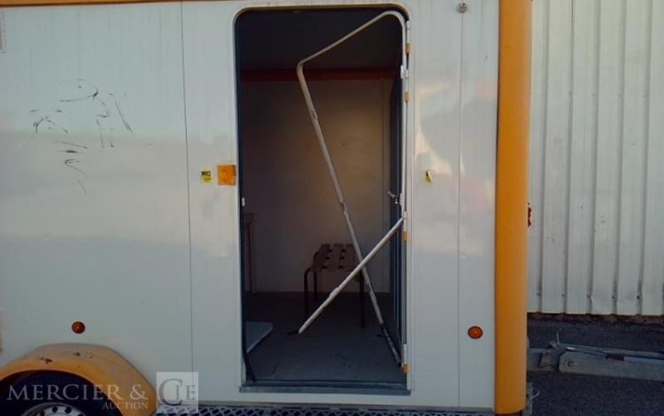 CNSE ABRI DE CHANTIER 9M2 ISOLE + WC  DY-943-DS
