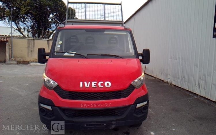IVECO 35-130 BENNE SIMPLE CABINE COFFRE ROUGE EA-557-QC