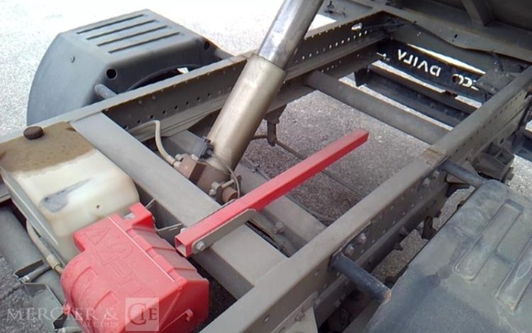 IVECO 35-130 BENNE SIMPLE CABINE COFFRE ROUGE EA-557-QC
