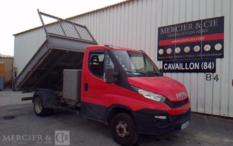 IVECO 35-130 BENNE SIMPLE CABINE COFFRE ROUGE EA-810-QC