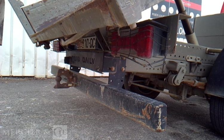 IVECO 35-130 BENNE SIMPLE CABINE COFFRE ROUGE EA-810-QC