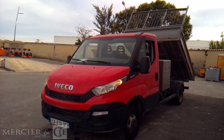 IVECO 35-130 BENNE SIMPLE CABINE COFFRE ROUGE EA-810-QC