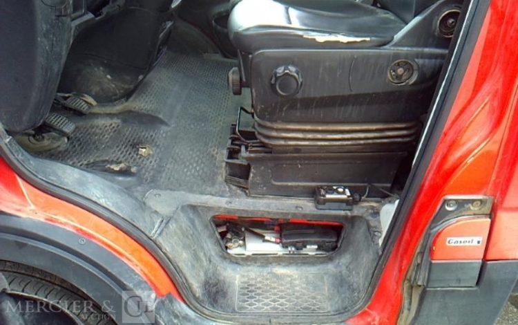 IVECO 35-130 BENNE SIMPLE CABINE COFFRE ROUGE EA-810-QC