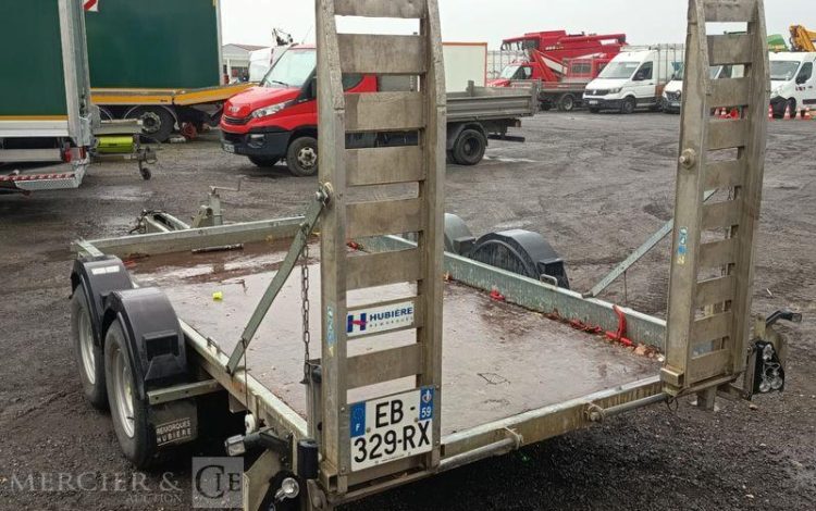 HUBIERE REMORQUE PORTE ENGIN 2 ESSIEUX – PTAC :  3,5 TONNES – ANNEE 2016 BLANC EB-329-RX